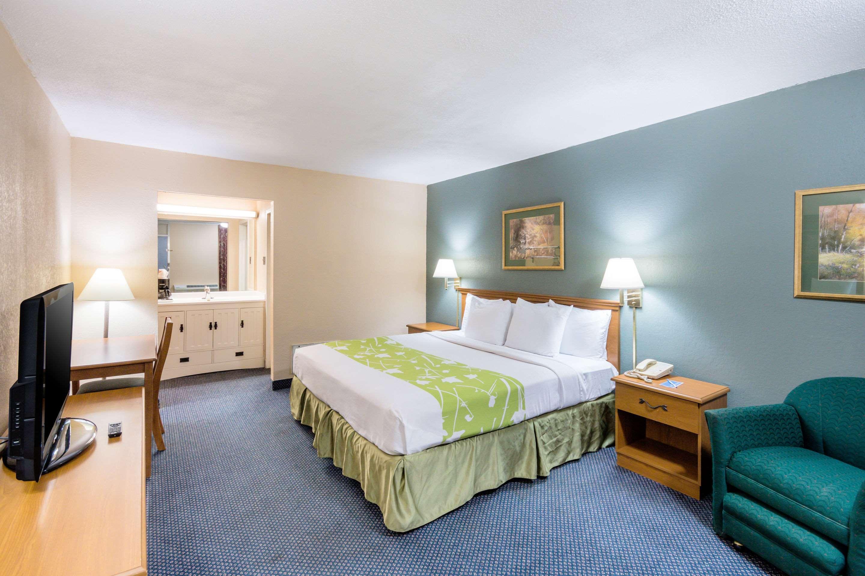 Rodeway Inn And Suites ポーツマス エクステリア 写真