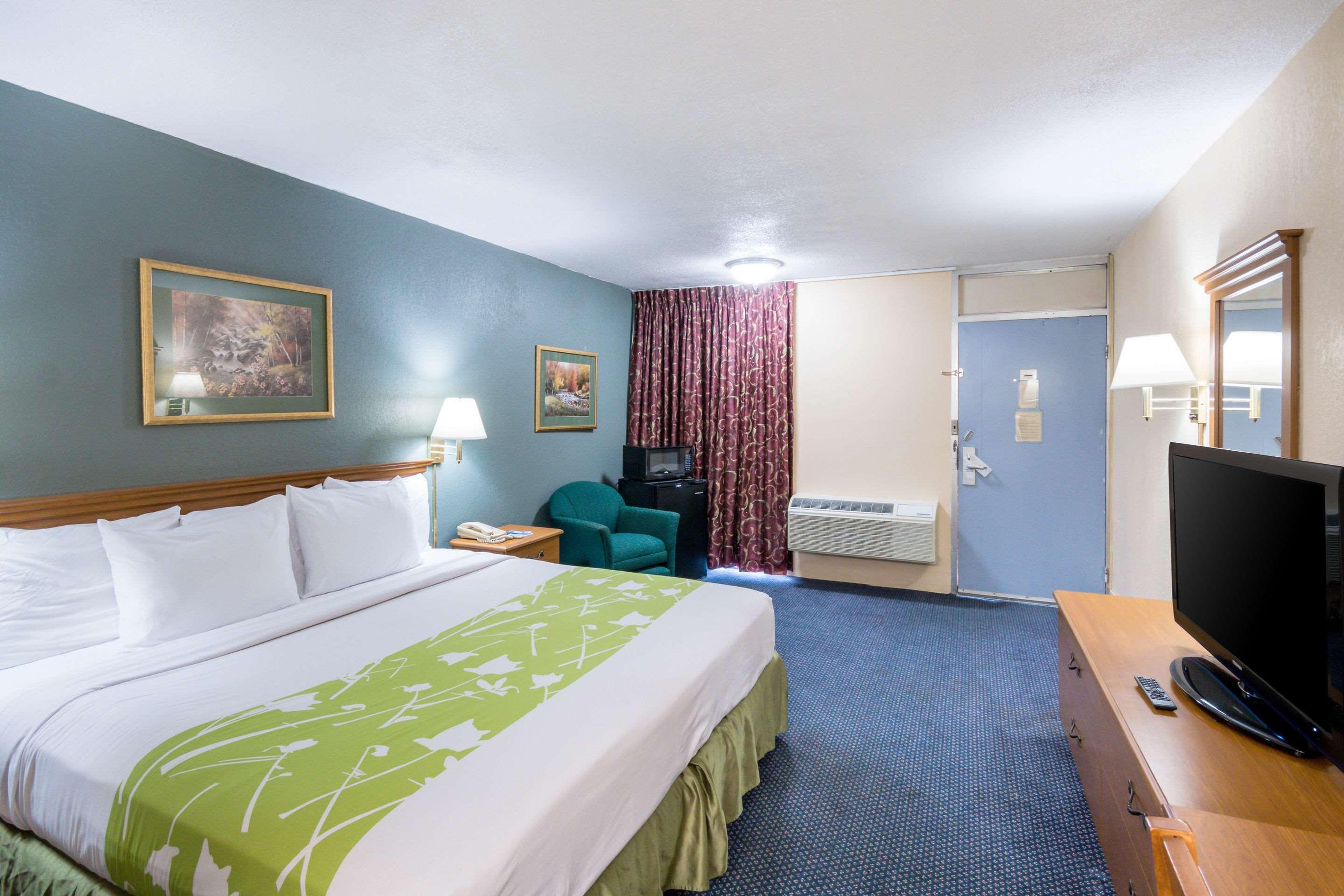 Rodeway Inn And Suites ポーツマス エクステリア 写真