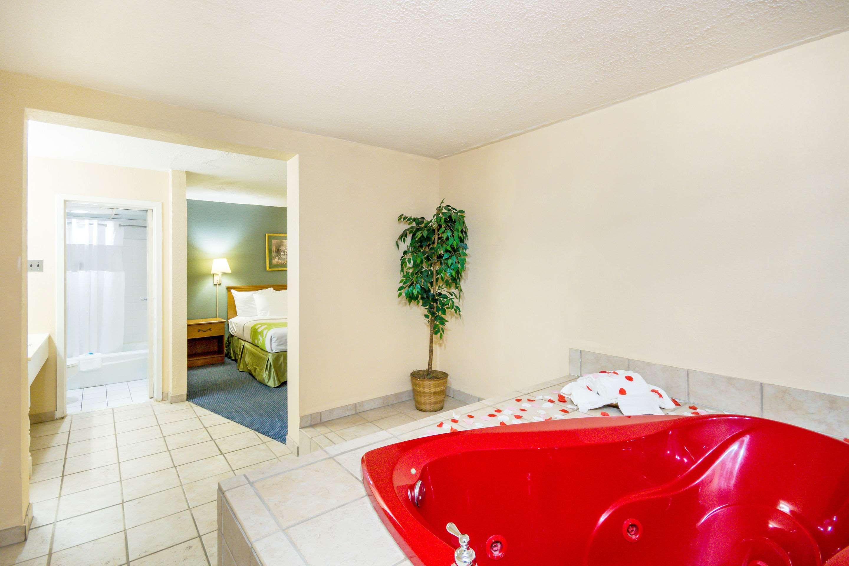 Rodeway Inn And Suites ポーツマス エクステリア 写真