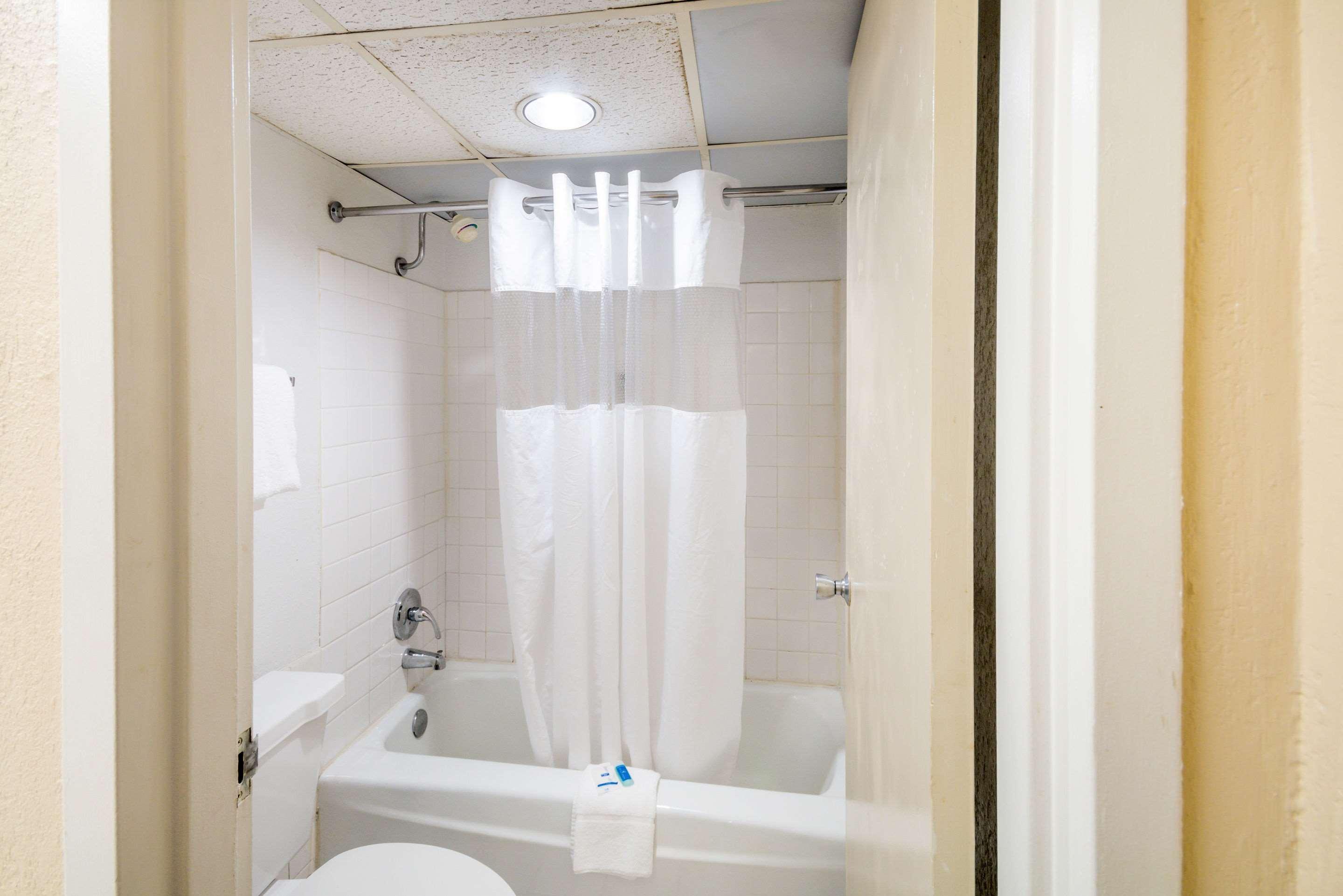 Rodeway Inn And Suites ポーツマス エクステリア 写真