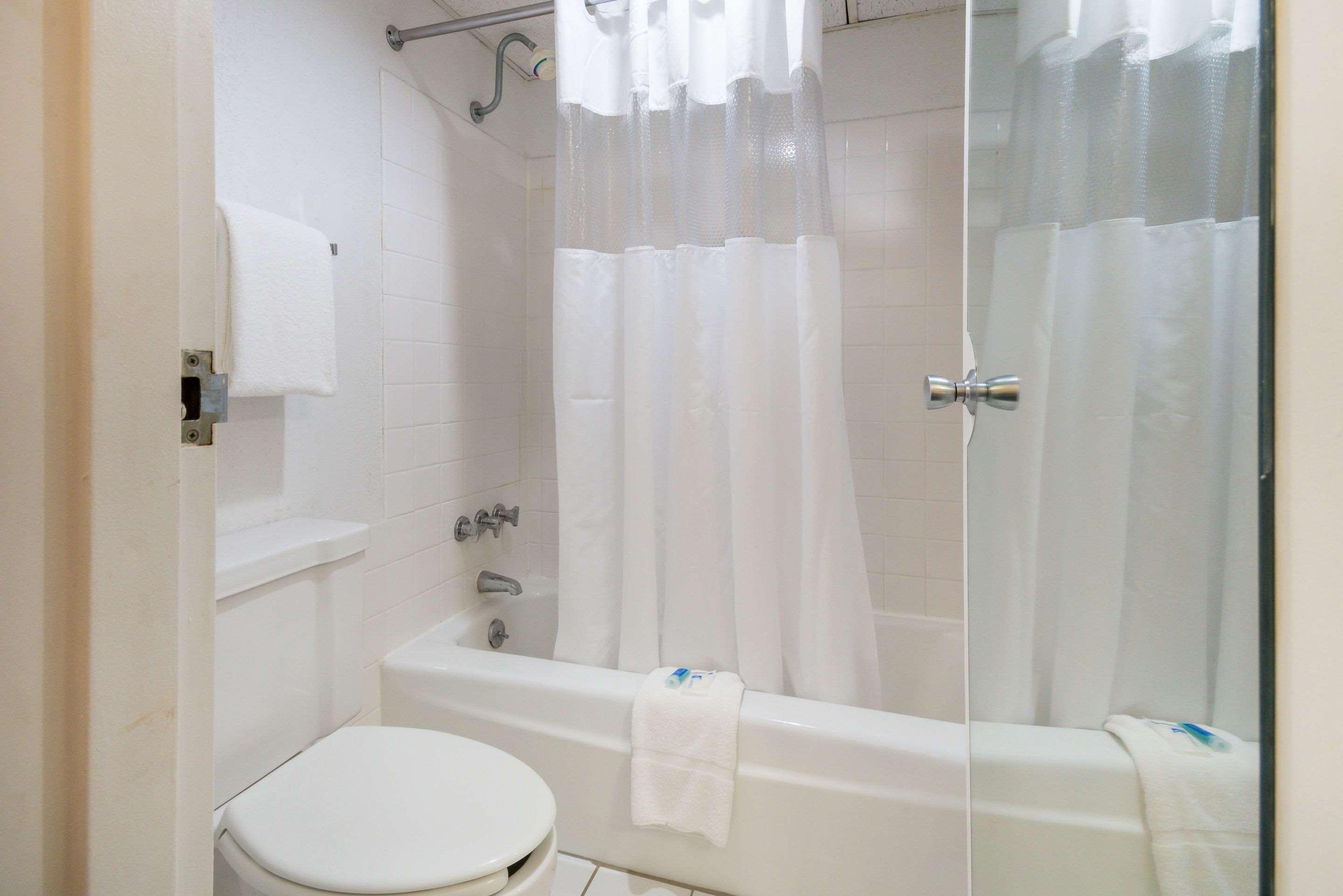 Rodeway Inn And Suites ポーツマス エクステリア 写真