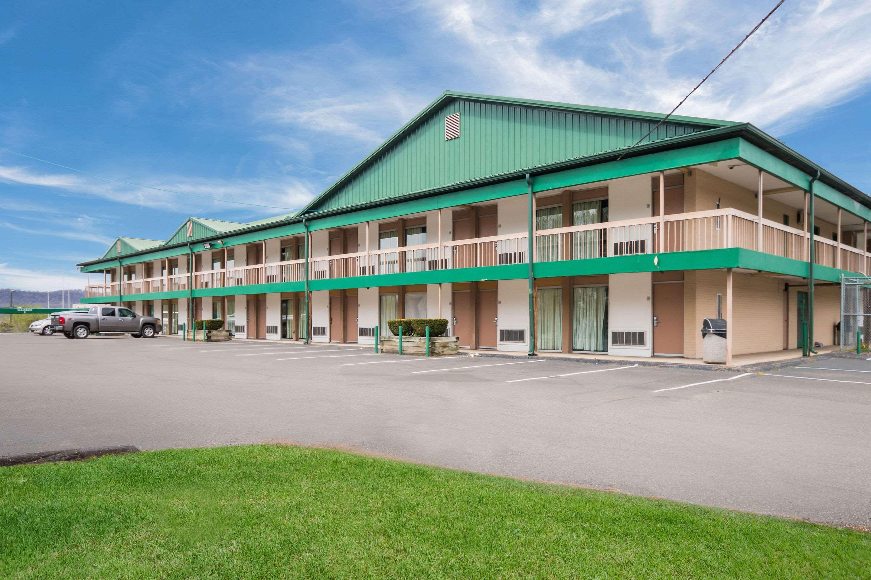Rodeway Inn And Suites ポーツマス エクステリア 写真