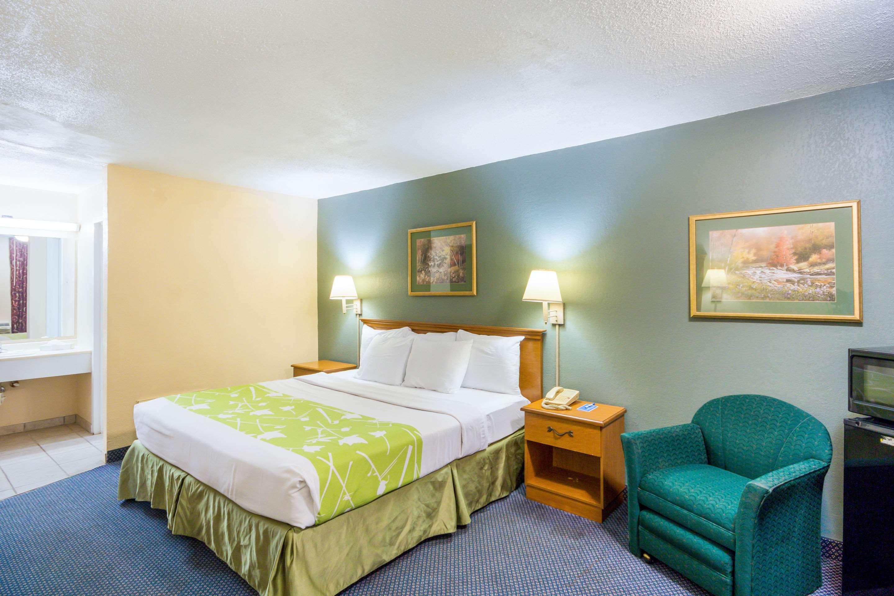 Rodeway Inn And Suites ポーツマス エクステリア 写真
