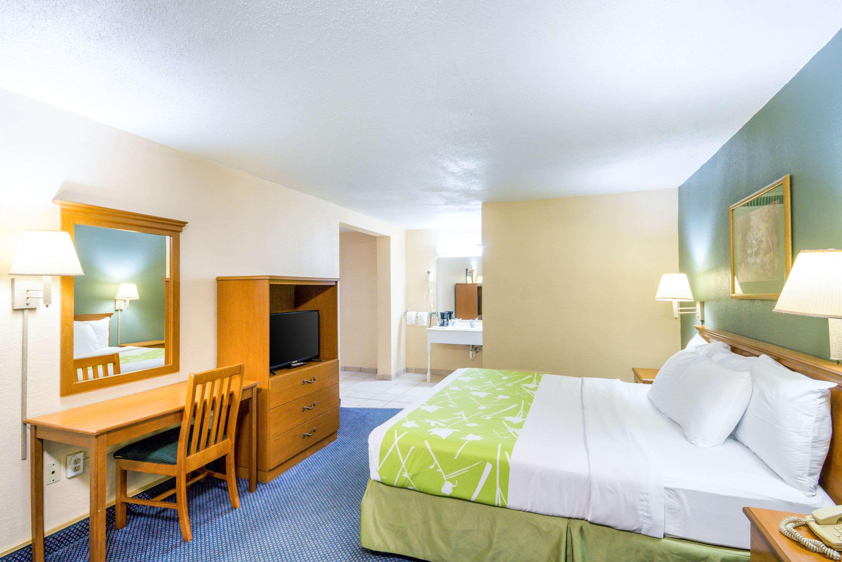 Rodeway Inn And Suites ポーツマス エクステリア 写真